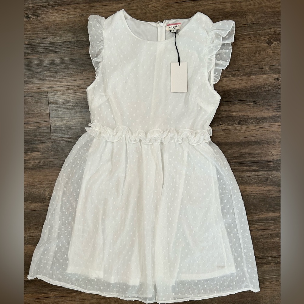 NWT Andree by Unit flutter sleeve white dress  medium